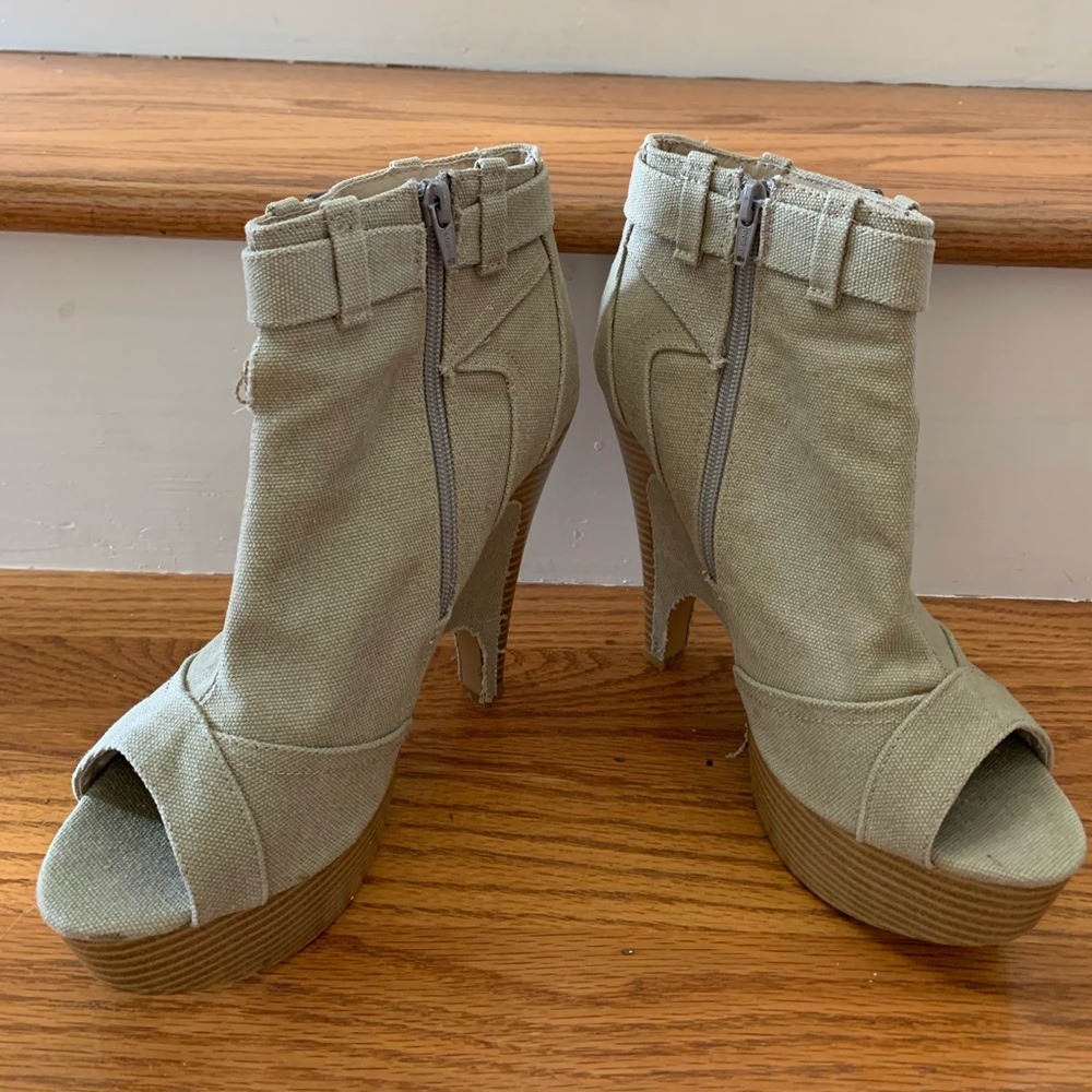 Fun Summer Open Toe Booties - Picture 4 of 4